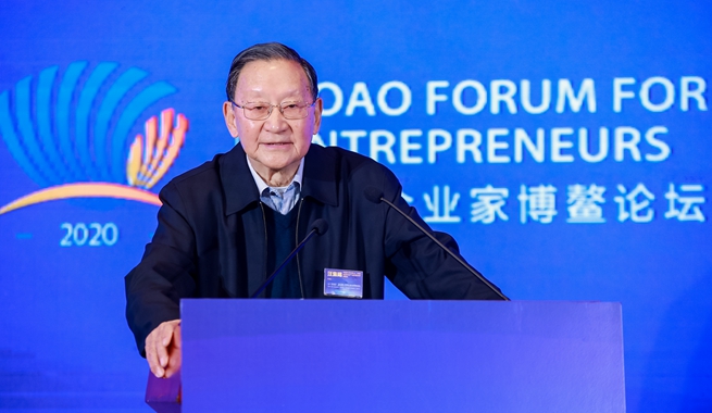 中國科學(xué)院院士，國際歐亞科學(xué)院院士，中國地源熱泵產(chǎn)業(yè)聯(lián)盟名譽理事長汪集暘演講