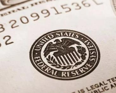 【財(cái)經(jīng)翻譯官】美聯(lián)儲(chǔ)的&ldquo;零息+量寬&rdquo;意味著什么？