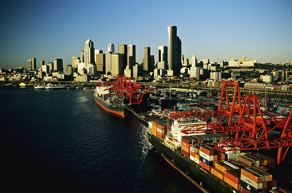 樹立全球視野 建設(shè)貿(mào)易強國&mdash;&mdash;專訪商務部貿(mào)研院院長顧學明