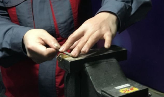 徒手配鑰匙、冰火焊鋼管&hellip;&hellip;這些航天工匠們的超群技藝令人嘆服！