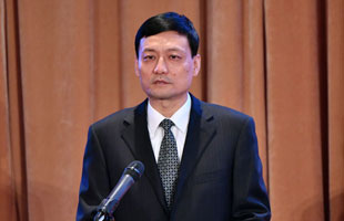 國(guó)務(wù)院國(guó)資委主任肖亞慶致辭并作主旨演講