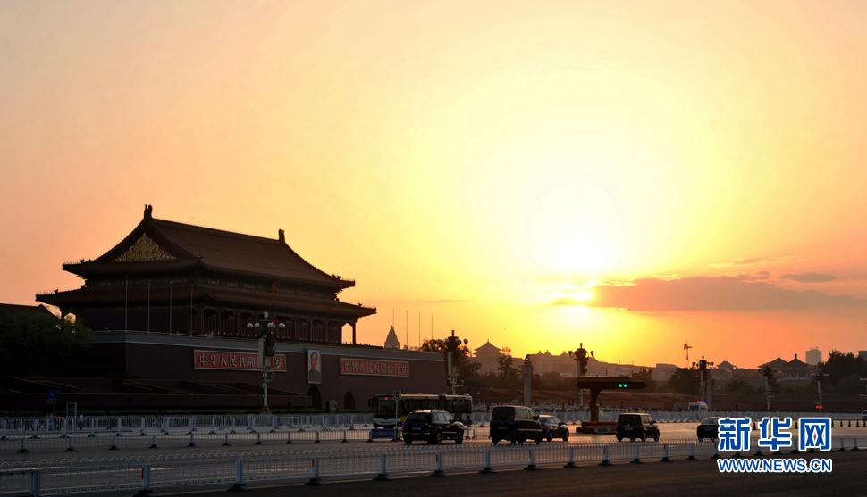 日出天安門(mén)