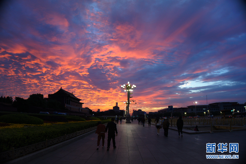 美哉，天安門！