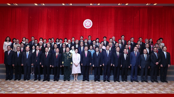 習(xí)近平會(huì)見(jiàn)香港特別行政區(qū)新任行政、立法、司法機(jī)構(gòu)負(fù)責(zé)人