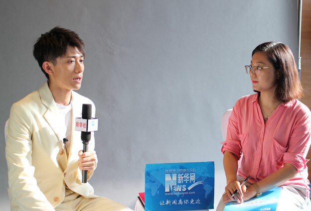 希望我們能一起走上這條公益的道路，而且堅(jiān)持到底。