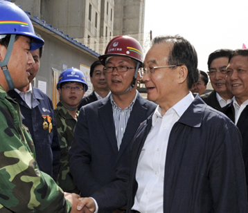 溫家寶視察保障房建設:調(diào)控決心堅定不移