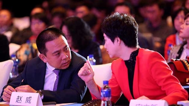 華夏幸福產(chǎn)業(yè)發(fā)展集團(tuán)總裁趙威、《英才》雜志社社長宋立新現(xiàn)場交流