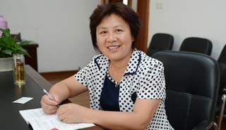 揚州廣陵區(qū)文昌花園社區(qū)居委會主任鄭翔：大家的笑臉就是我們的幸福