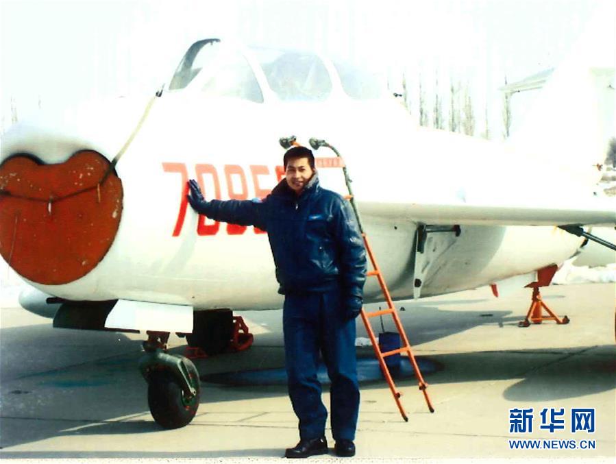 （建軍90周年&middot;英雄&middot;圖文互動）（3）聽，渤海灣有風(fēng)吹過來&mdash;&mdash;追記海軍某艦載航空兵部隊(duì)一級飛行員張超