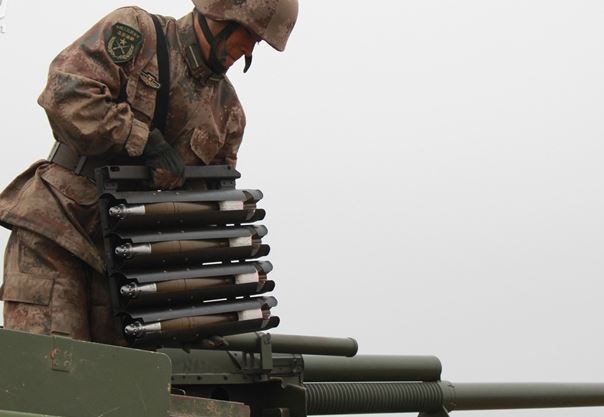 見過給火炮壓彈夾嗎？