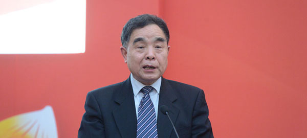 全國(guó)人大教科文衛(wèi)委員會(huì)主任委員、清華大學(xué)新聞出版學(xué)院院長(zhǎng)柳斌杰致辭