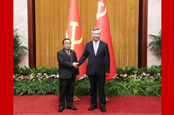 李希同老撾人革黨中央政治局委員、中央紀(jì)委書記、國(guó)家監(jiān)察總署署長(zhǎng)坎潘舉行會(huì)談