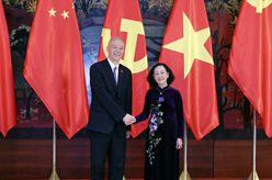 蔡奇同越共中央政治局委員、中央書記處常務(wù)書記張氏梅舉行會(huì)談