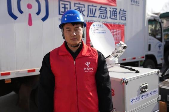 致敬！救災(zāi)一線的身影