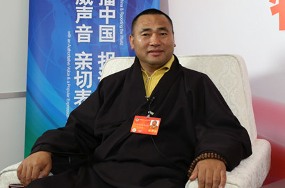 全國(guó)政協(xié)委員東寶仲巴&middot;呼圖克圖做客新華網(wǎng)、中國(guó)政府網(wǎng)兩會(huì)訪談