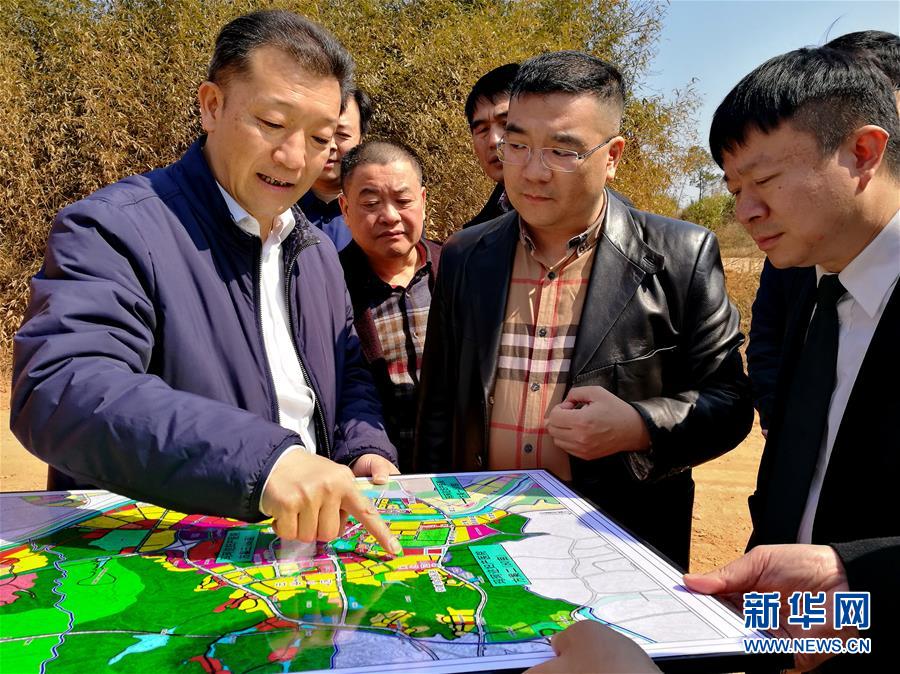 （新華全媒頭條&middot;十九大特別報道&middot;圖文互動）（6）再塑黨的形象的偉大工程&mdash;&mdash;中國共產(chǎn)黨自身建設(shè)的五年探索之路