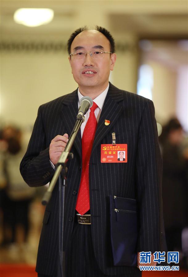 （十九大&middot;黨代表通道）（2）采訪黨代表