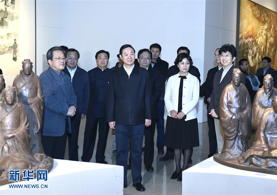 12月6日，中共中央政治局委員、中央書記處書記、中宣部部長(zhǎng)劉奇葆在北京參觀中華文明歷史題材美術(shù)創(chuàng)作工程入選作品展覽。 新華社記者張領(lǐng)攝