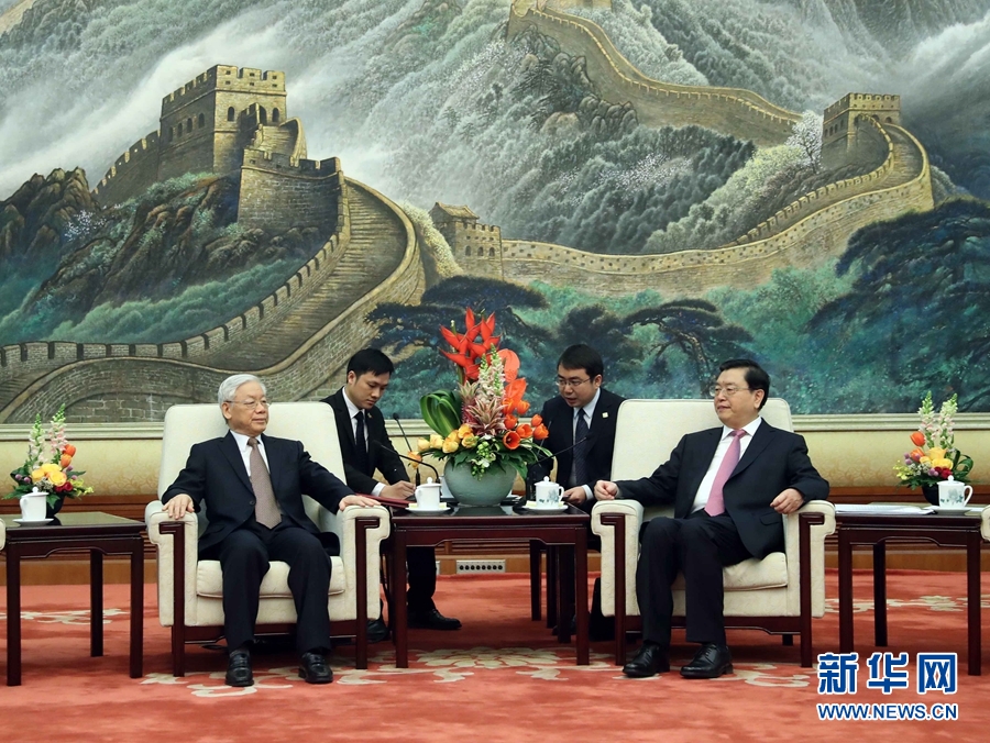 1月13日，中共中央政治局常委、全國(guó)人大常委會(huì)委員長(zhǎng)張德江在北京人民大會(huì)堂會(huì)見越共中央總書記阮富仲。 新華社記者 劉衛(wèi)兵 攝