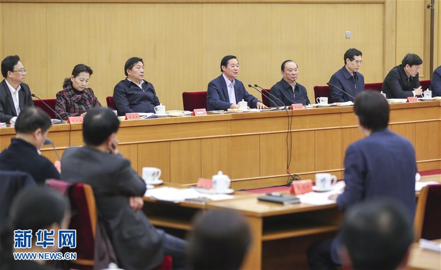 3月17日，中共中央政治局委員、中央書(shū)記處書(shū)記、中宣部部長(zhǎng)劉奇葆在北京出席中華優(yōu)秀傳統(tǒng)文化傳承發(fā)展工作座談會(huì)。 新華社記者丁林?jǐn)z