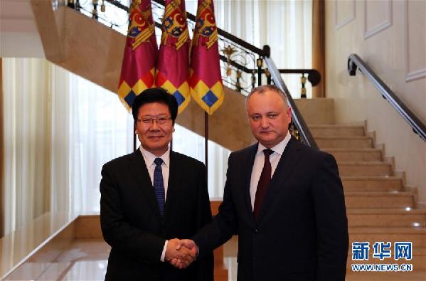 （XHDW）（1）摩爾多瓦總統(tǒng)多東、總理菲利普會(huì)見張春賢