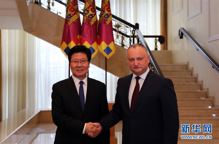 （XHDW）（1）摩爾多瓦總統(tǒng)多東、總理菲利普會(huì)見(jiàn)張春賢