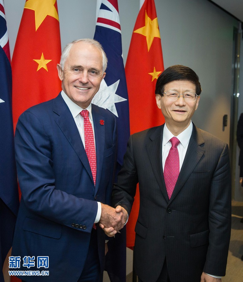 4月21日，正在澳大利亞訪問的中共中央政治局委員、中央政法委書記孟建柱（右）在悉尼會見澳總理特恩布爾。 新華社發(fā)（朱宏業(yè)攝） 