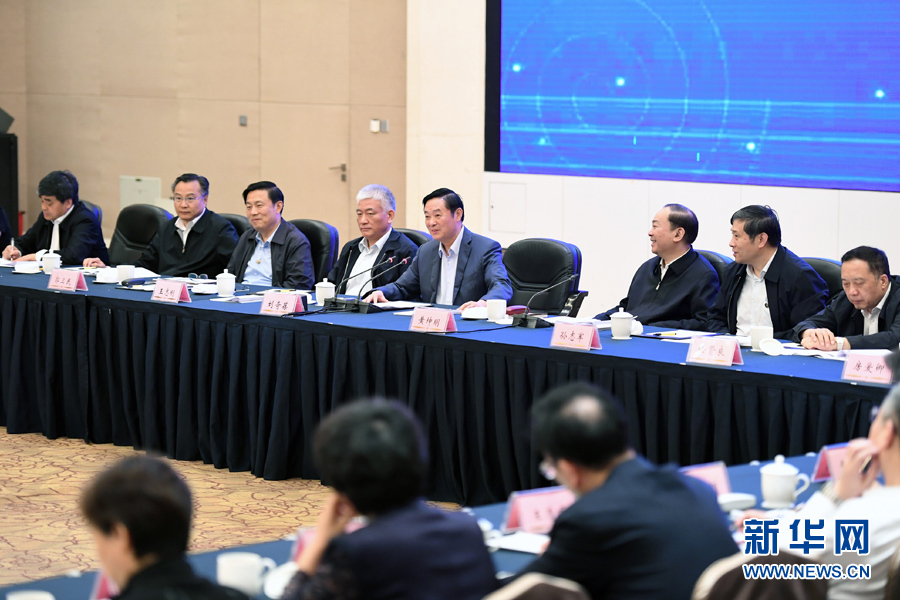 5月11日，中宣部在深圳召開深化文化體制改革座談會。中共中央政治局委員、中央書記處書記、中宣部部長劉奇葆出席會議并講話。 新華社記者張領(lǐng) 攝