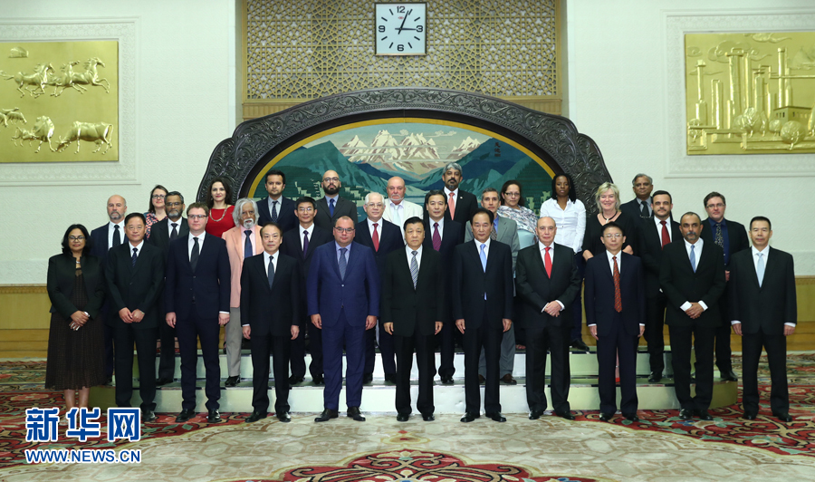 6月7日，中共中央政治局常委、中央書記處書記劉云山在北京會(huì)見金磚國(guó)家媒體高端論壇的媒體代表。新華社記者 謝環(huán)馳 攝