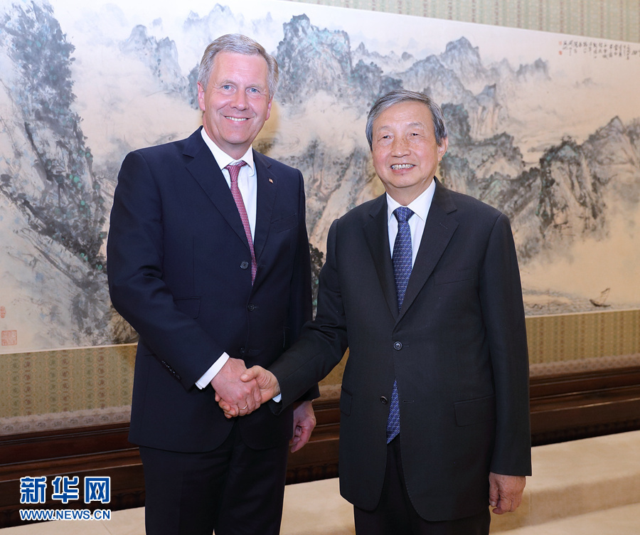 6月13日，國務院副總理馬凱在北京中南海紫光閣會見德國前總統(tǒng)、全球中小企業(yè)聯(lián)盟全球主席武爾夫。 新華社記者 王曄 攝 