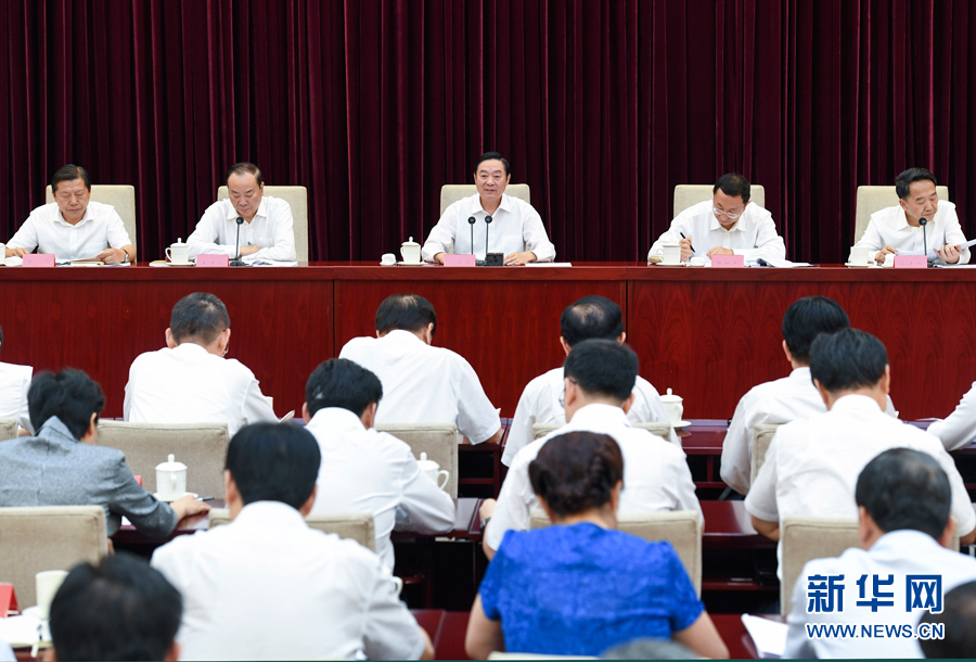 7月28日，中宣部在北京召開全國宣傳部長專題工作會議，學習貫徹習近平總書記在省部級主要領導干部專題研討班上的重要講話精神。中共中央政治局委員、中央書記處書記、中宣部部長劉奇葆出席會議并講話。新華社記者張領攝