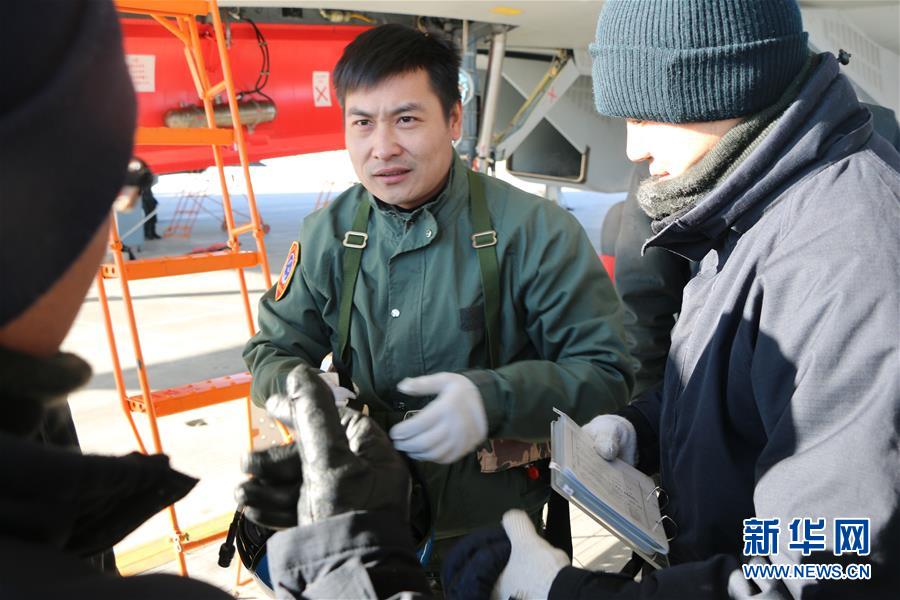 （建軍90周年&middot;英雄&middot;圖文互動(dòng)）（2）聽，渤海灣有風(fēng)吹過來&mdash;&mdash;追記海軍某艦載航空兵部隊(duì)一級(jí)飛行員張超