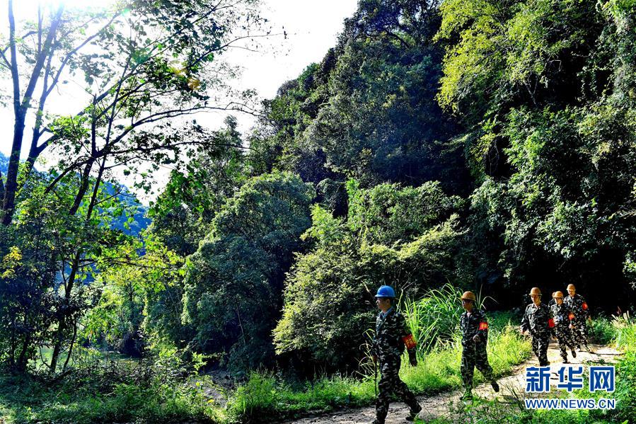 （十九大時(shí)光&middot;圖文互動）（6）變革不平凡　奮進(jìn)新時(shí)代&mdash;&mdash;來自基層蹲點(diǎn)現(xiàn)場的報(bào)道