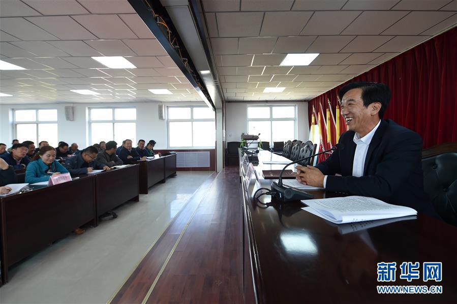 （十九大代表在基層&middot;圖文互動(dòng)）（1）朱玉國：打贏脫貧攻堅(jiān)戰(zhàn)的責(zé)任　一刻不能忘 