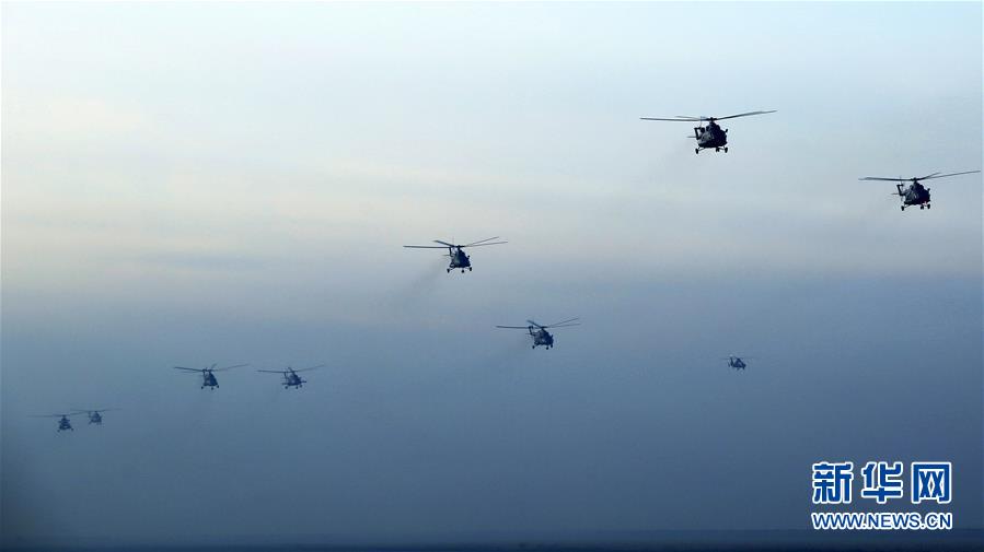 （新華全媒頭條&middot;圖文互動）（5）備戰(zhàn)踏上新起點，練兵展現(xiàn)新氣象&mdash;&mdash;2018中國軍隊新年開訓(xùn)全景大掃描