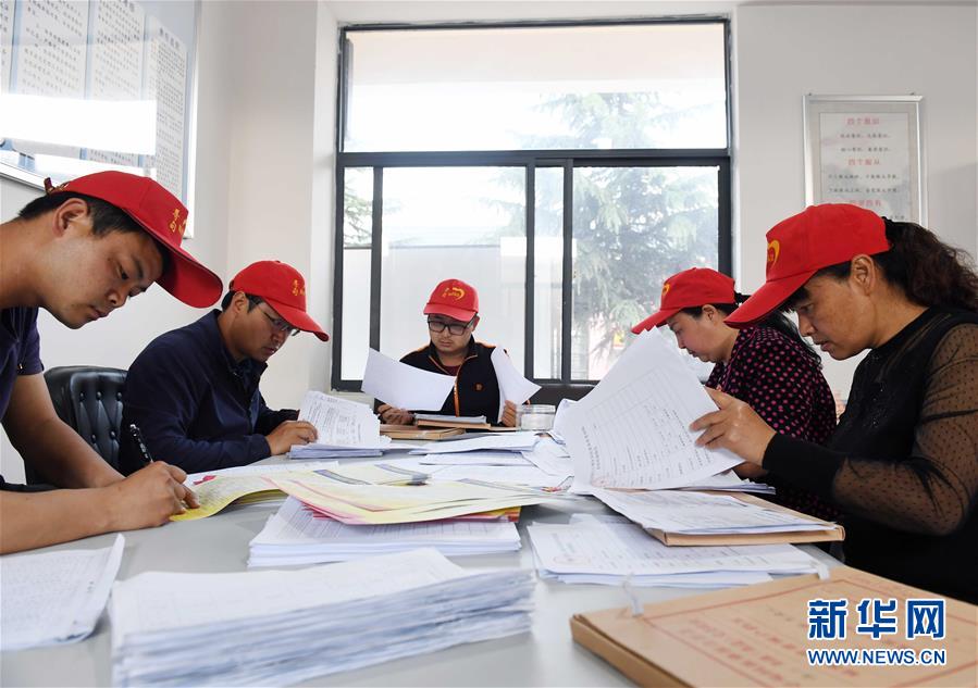 （社會）（4）云南尋甸：脫貧攻堅中的&ldquo;小紅帽&rdquo;幫扶隊