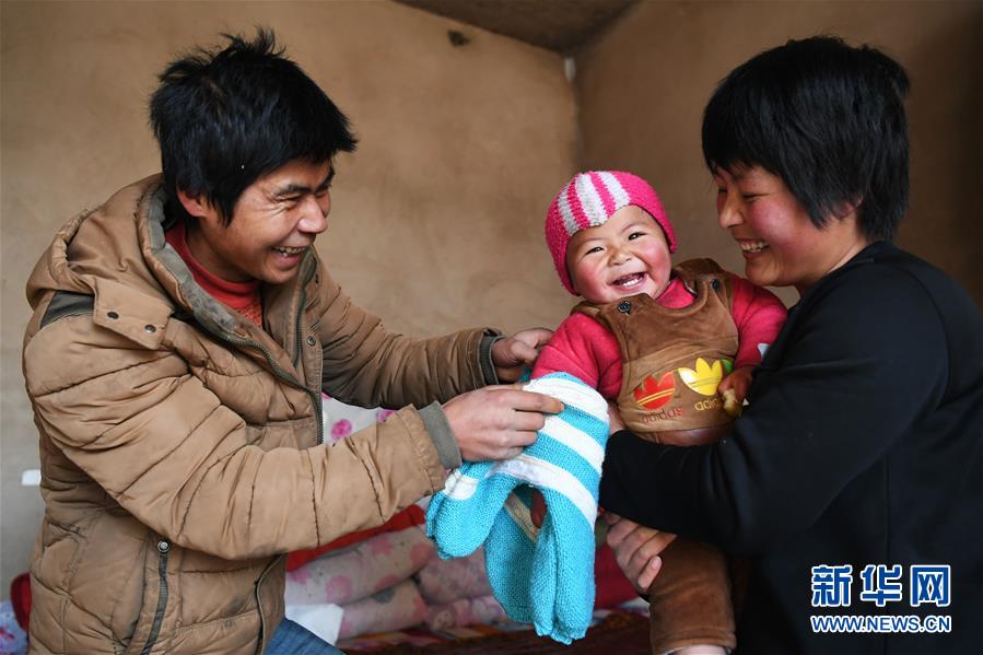 （新華全媒頭條&middot;圖文互動(dòng)）（2）打好脫貧攻堅(jiān)&ldquo;硬仗中的硬仗&rdquo;&mdash;&mdash;寫在深度貧困地區(qū)脫貧攻堅(jiān)座談會(huì)召開(kāi)一周年之際