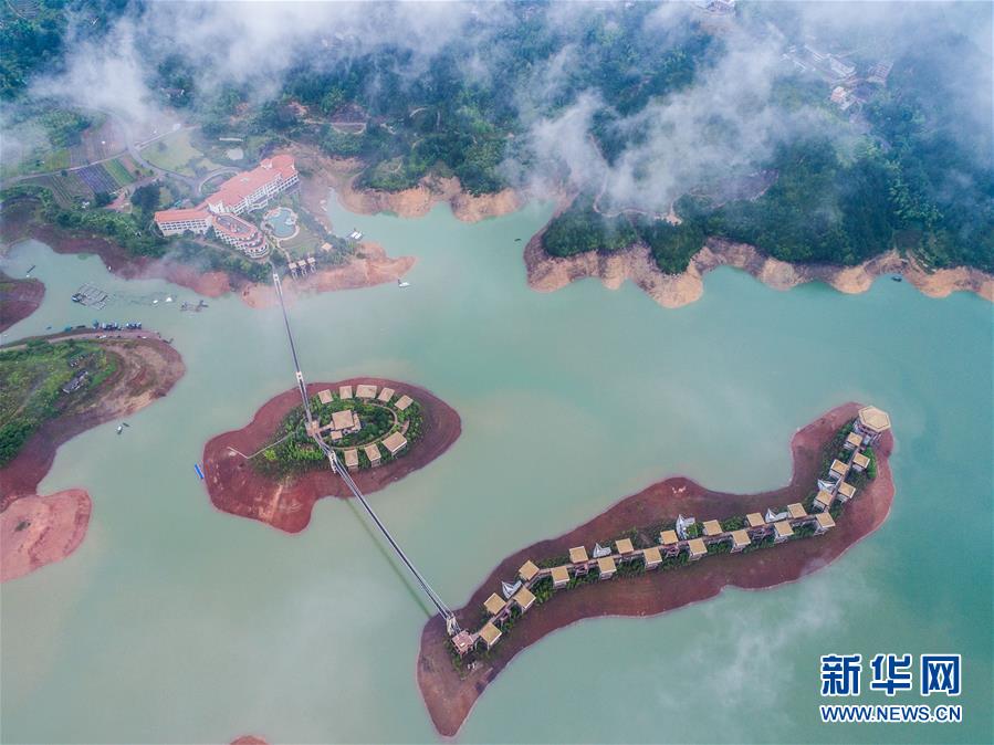 （大江奔流&mdash;&mdash;來自長(zhǎng)江經(jīng)濟(jì)帶的報(bào)道&middot;新華全媒頭條&middot;圖文互動(dòng)）（2）擘畫新時(shí)代中國(guó)發(fā)展新坐標(biāo)&mdash;&mdash;深入推動(dòng)長(zhǎng)江經(jīng)濟(jì)帶發(fā)展述評(píng)