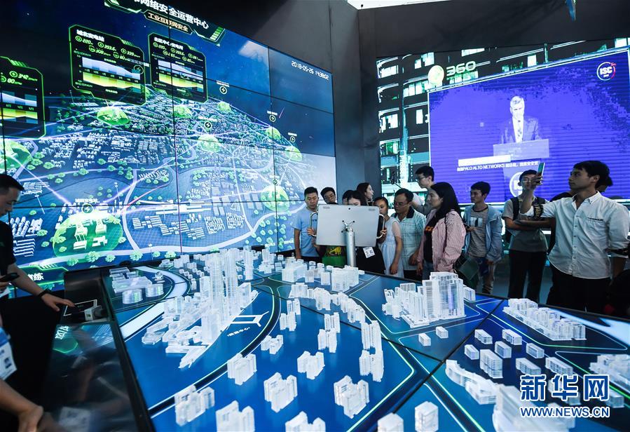 （大江奔流&mdash;&mdash;來自長(zhǎng)江經(jīng)濟(jì)帶的報(bào)道&middot;新華全媒頭條&middot;圖文互動(dòng)）（9）擘畫新時(shí)代中國(guó)發(fā)展新坐標(biāo)&mdash;&mdash;深入推動(dòng)長(zhǎng)江經(jīng)濟(jì)帶發(fā)展述評(píng)