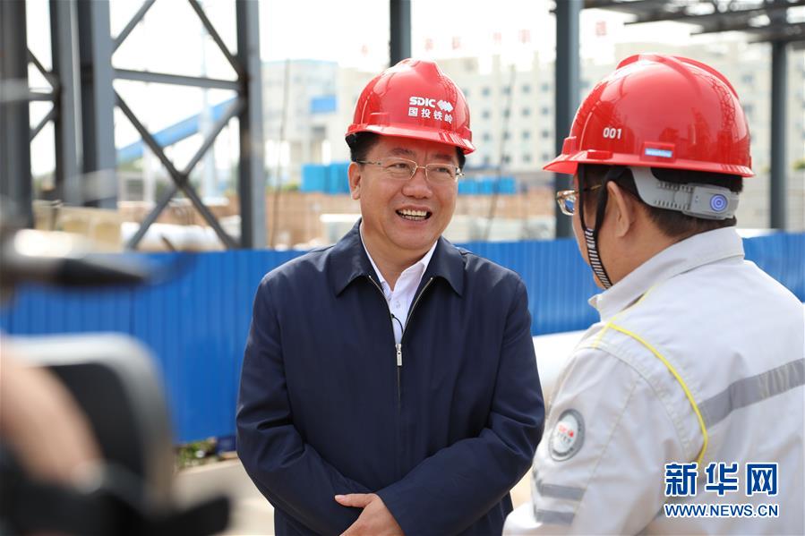 （新時(shí)代擔(dān)當(dāng)作為典型風(fēng)采&middot;圖文互動）（1）李士偉：以實(shí)干擔(dān)當(dāng) 向難題沖鋒