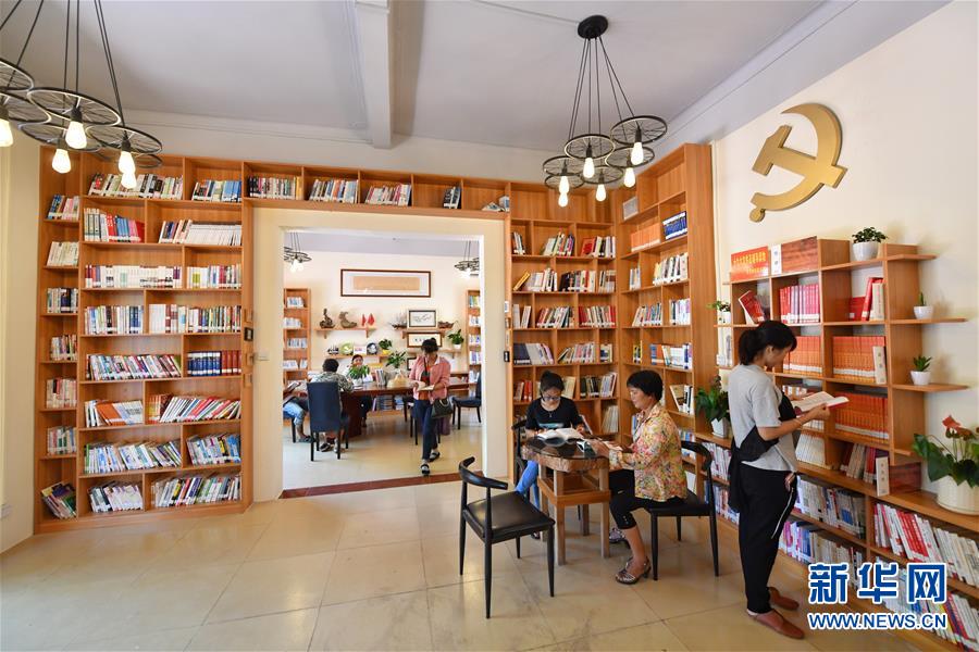 (新華全媒頭條·圖文互動)(3)希望灑在金色田野——寫在鄉(xiāng)村振興戰(zhàn)略實施一周年之際