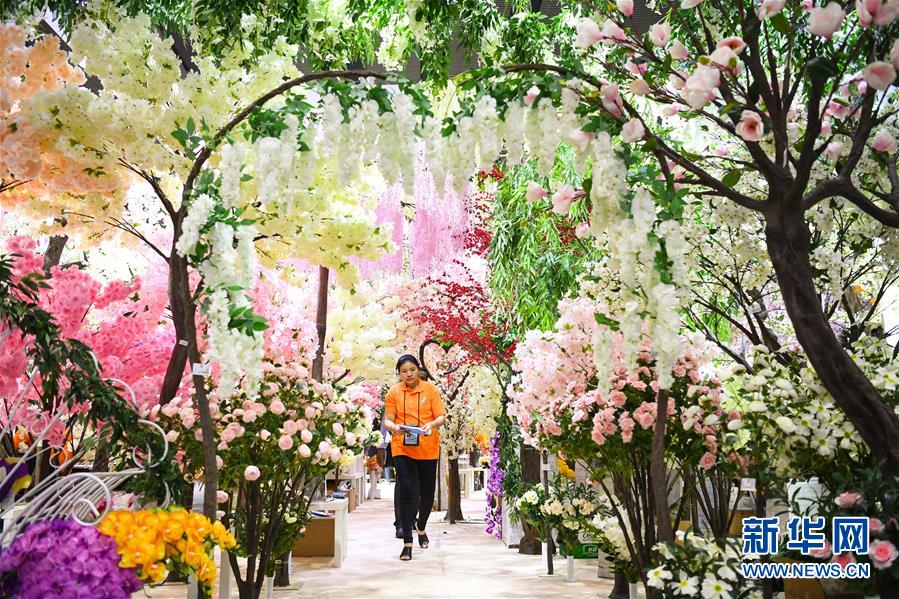 (新華全媒頭條·圖文互動(dòng))(7)從廣交會(huì)到進(jìn)博會(huì)——中國對(duì)外開放再譜新樂章