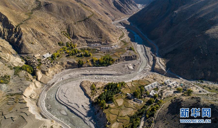 （新華全媒頭條&middot;圖文互動(dòng)）（2）西藏阿里楚松村&ldquo;四代房&rdquo;：中國邊陲巨變的縮微影像