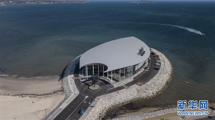 （新華全媒頭條&middot;圖文互動）（2）特稿：深化周邊友好　共促亞太繁榮&mdash;&mdash;寫在習(xí)近平主席出席亞太經(jīng)合組織第二十六次領(lǐng)導(dǎo)人非正式會議，對巴布亞新幾內(nèi)亞、文萊和菲律賓進(jìn)行國事訪問并在巴新同建交太平洋島國領(lǐng)導(dǎo)人會晤之際