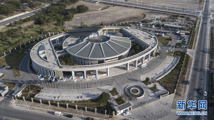 （新華全媒頭條&middot;圖文互動）（3）特稿：深化周邊友好　共促亞太繁榮&mdash;&mdash;寫在習(xí)近平主席出席亞太經(jīng)合組織第二十六次領(lǐng)導(dǎo)人非正式會議，對巴布亞新幾內(nèi)亞、文萊和菲律賓進(jìn)行國事訪問并在巴新同建交太平洋島國領(lǐng)導(dǎo)人會晤之際