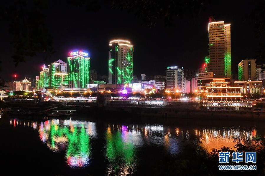 (在習(xí)近平新時(shí)代中國特色社會(huì)主義思想指引下·慶祝改革開放40周年·綠色發(fā)展·圖文互動(dòng))(5)治水·護(hù)水·興水——綠色發(fā)展之“水”的故事