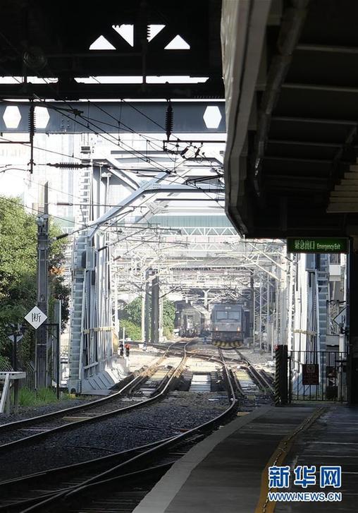 （圖文互動）（5）四十年、一扇窗&mdash;&mdash;兩地值守者眼中的羅湖橋