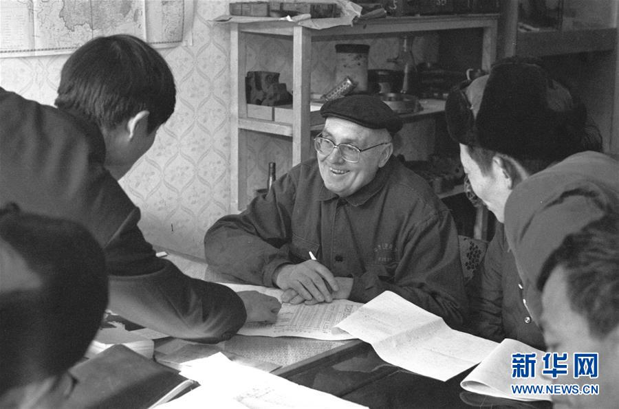 （圖文互動）（2）為發(fā)展和進(jìn)步，與中國攜手同行&mdash;&mdash;中國改革友誼獎?wù)芦@得者群像 