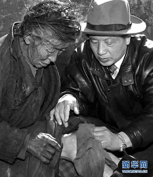 （改革先鋒風采&middot;圖文互動）（1）孔繁森：&ldquo;一個共產(chǎn)黨員愛的最高境界是愛人民&rdquo; 