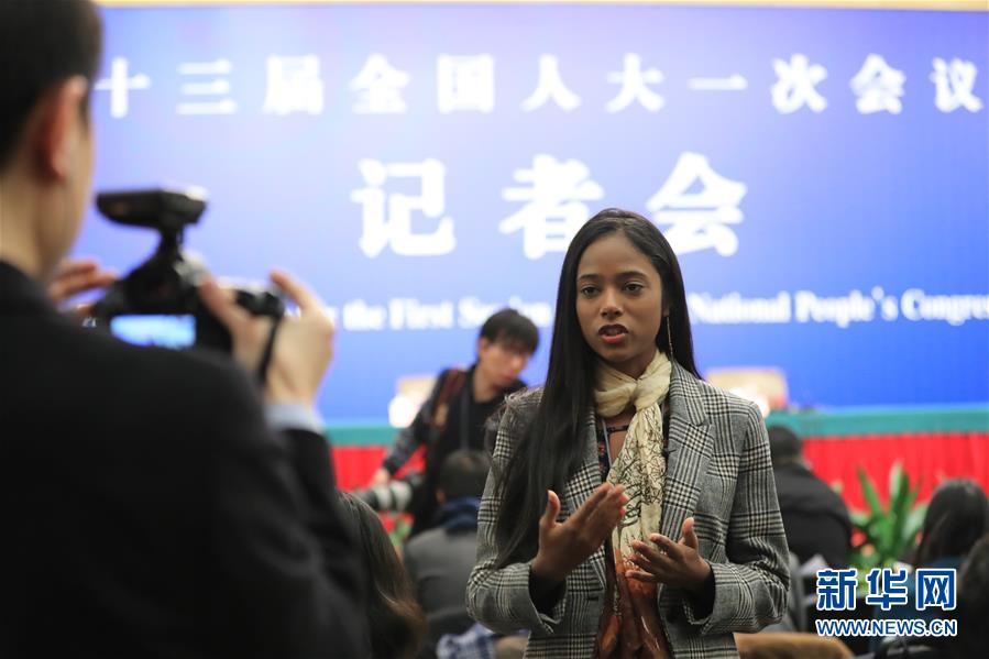 （兩會(huì)&middot;新華網(wǎng)）（4）外交部部長王毅答記者問